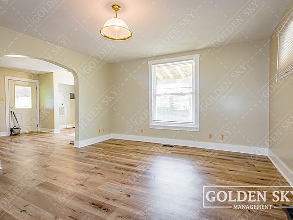 2nd image of 1417 W Memorial Dr