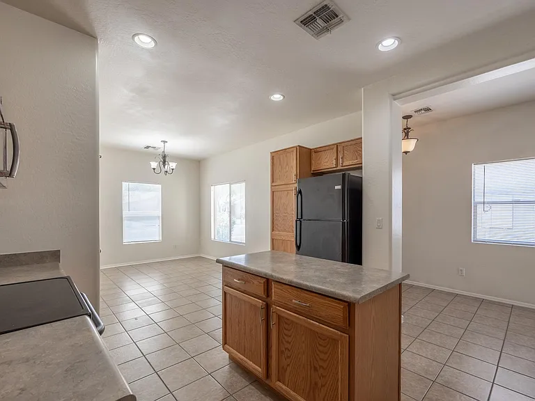 17212 W Saguaro Ln — Photo 23