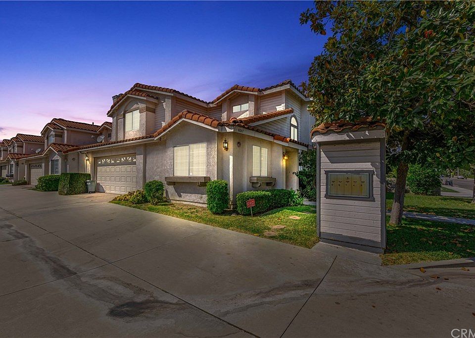 1st image of 4851 Arden Dr