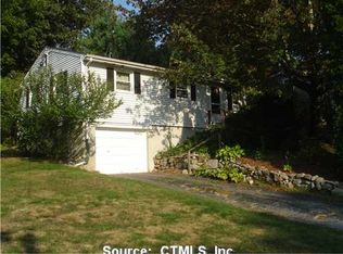 35 Laurel Dr, Oakdale, CT 06370