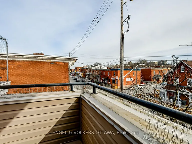 158 Rochester St W — Photo 24