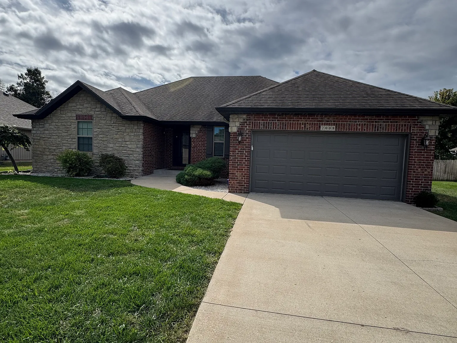 4 bed, 1862 sqft, $2,100 — Photo 1
