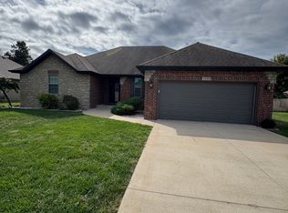 2008 E Greenwich Dr, Ozark, MO 65721