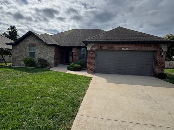 2008 E Greenwich Dr, Ozark, MO 65721