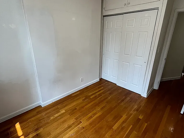 542 E 82nd St #19 — Photo 8