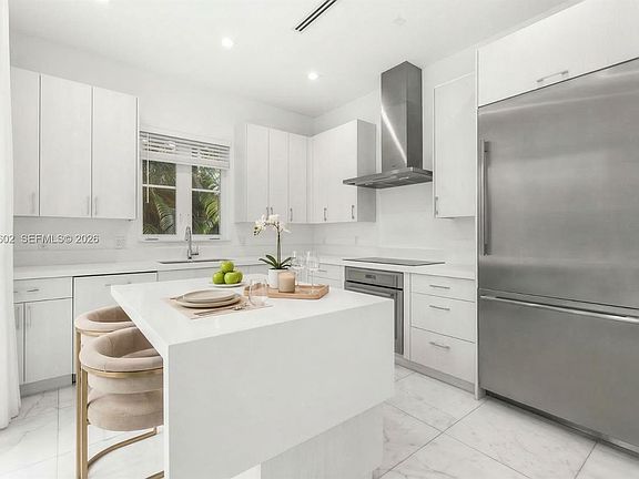 5th image of 315 Santander Ave #311