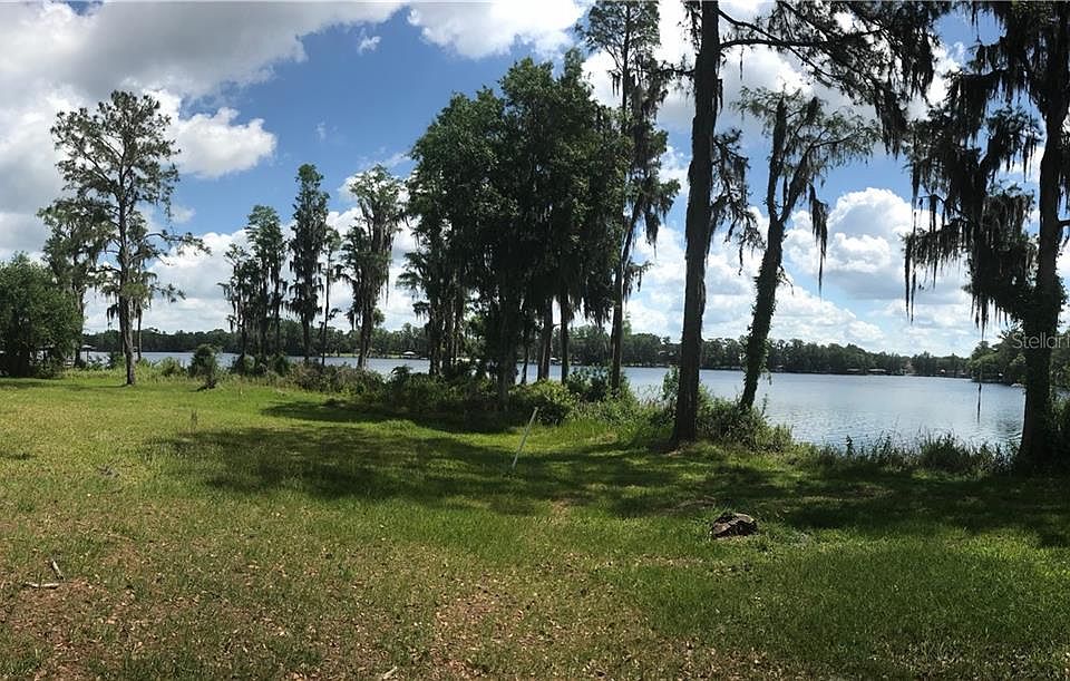 2nd image of 16136 Carencia Ln