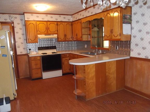 5th image of 321 Lakeside Dr