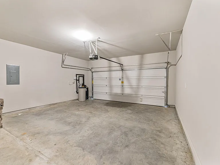 4322 Pale Fox Ln — Photo 30