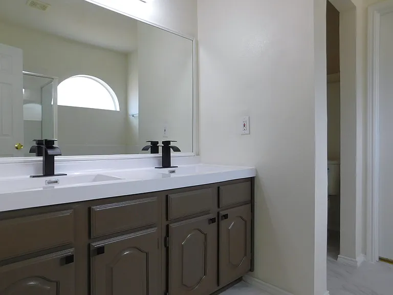 2701 Clark Dr — Photo 19