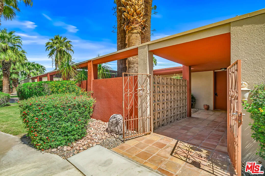 5 bed, 5.0 bath, 2880 sqft, $10,000 — Photo 3
