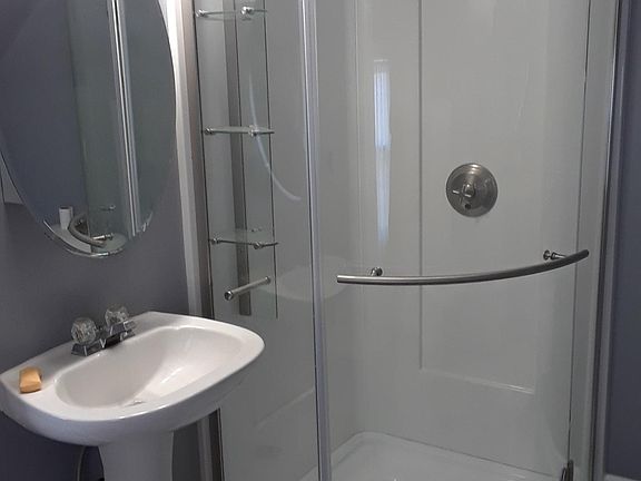 5th image of 4350 Girard Ave N #2