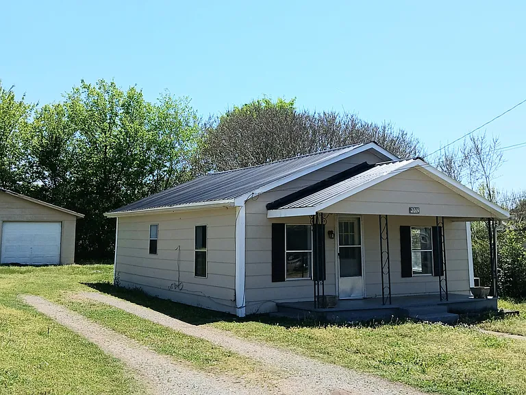2019 Blythe Ave SE — Photo 1
