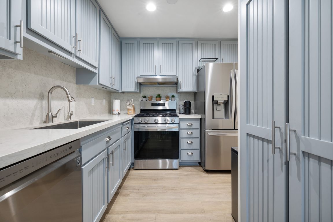 next background image