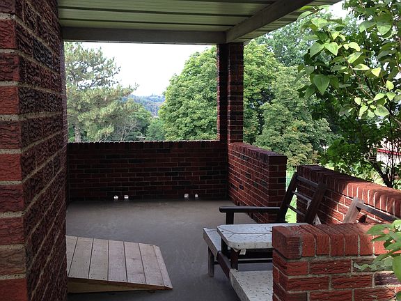Side porch