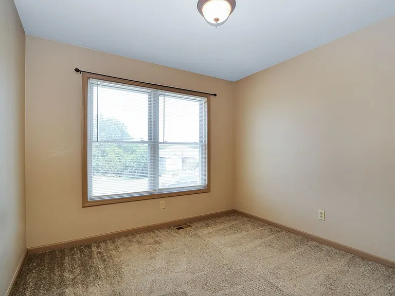 2505 Sawmill Rd — Photo 17