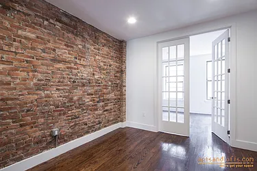 Rented by aptsandlofts.com