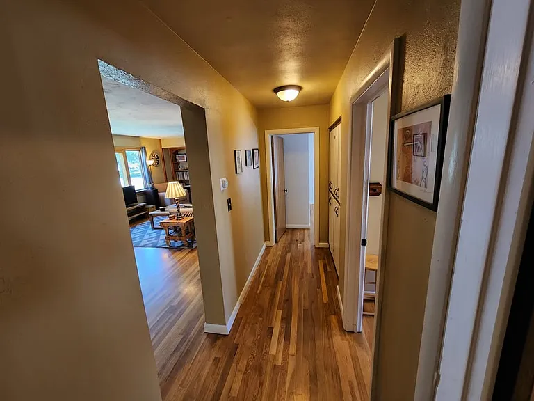 610 S Ave E — Photo 12