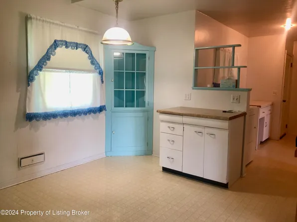 278 1st Ave NW, Beach, ND 58621