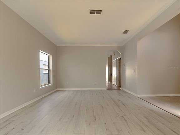 5th image of 2121 Continental St