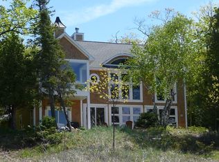 2512 Wigwam St, Harbor Springs, MI 49740