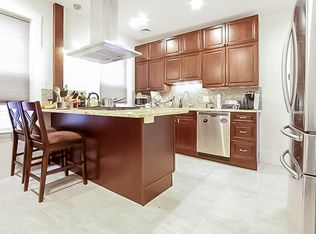 454 Green St #2, Cambridge, MA 02139