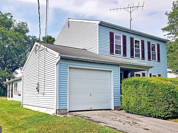 914 W Fairway Dr, Lancaster, PA 17603