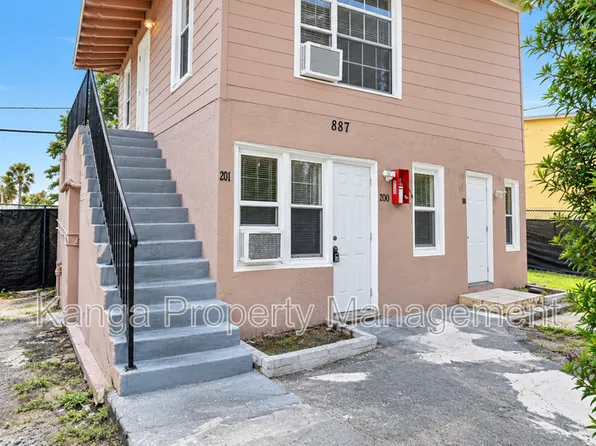 887 7th St, West Palm Beach, FL
