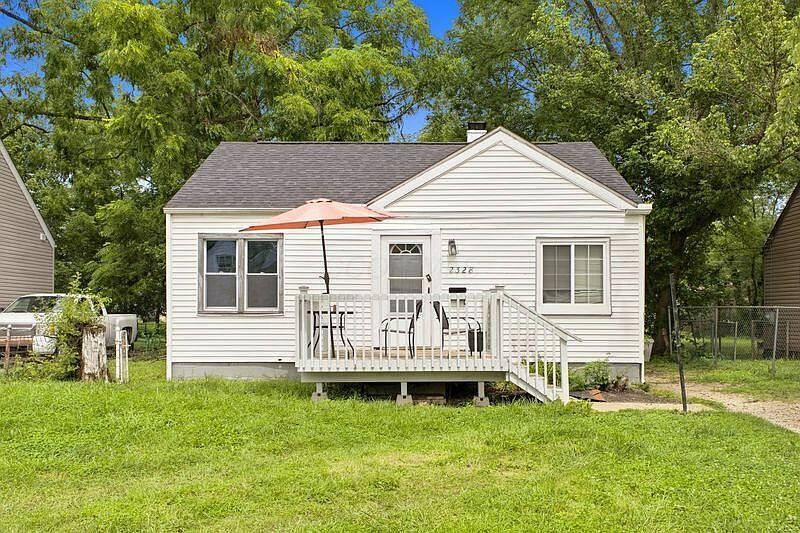 1st image of 2328 Middlehurst Dr