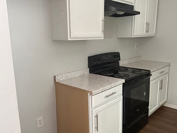 4th image of 1566 Harper St