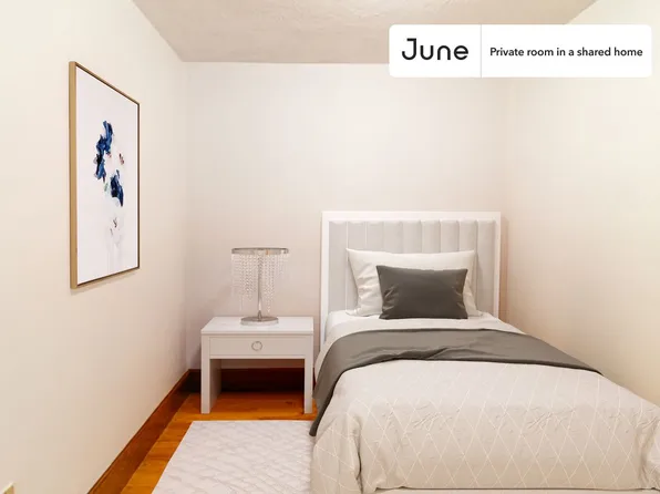 166 Auburn St #B, Cambridge, MA 02139