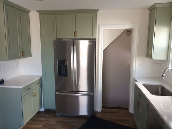 3rd image of 16409 Ernadale Ave