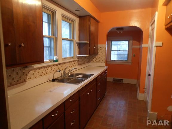 5th image of 1210 W Gift Ave