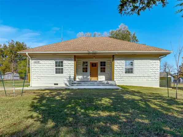 1209 E Oak St, El Reno, OK 73036