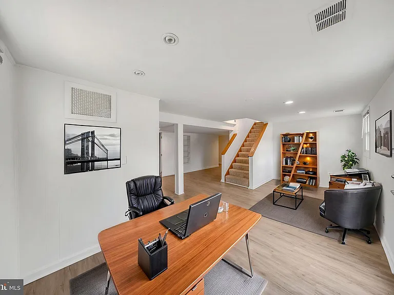 7411 Tillman Dr — Photo 35