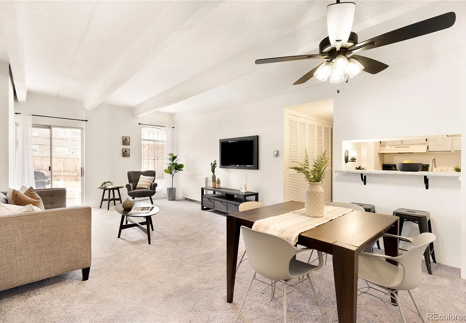Avila Park Condos — Photo 4