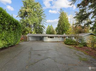 5732 NE 190th St, Kenmore, WA 98028