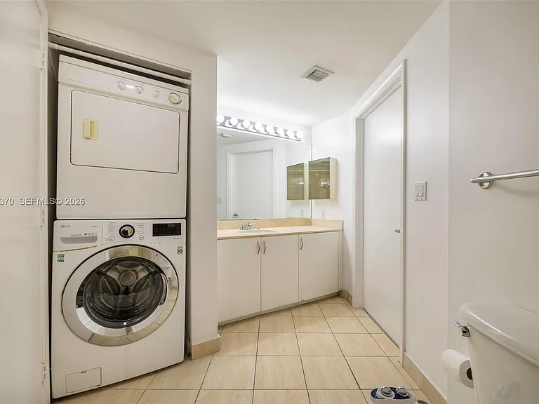 1750 N Bayshore Dr #3801 — Photo 21