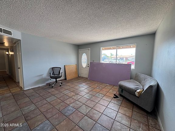 5th image of 8428 W GLENROSA Avenue