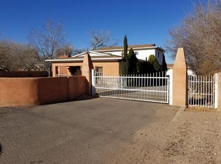 1037 Gabaldon Dr NW, Albuquerque, NM 87104