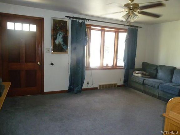 2nd image of 158 Collins Ave