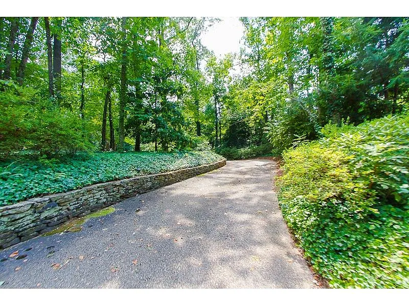 1920 W Paces Ferry Rd NW photo 1