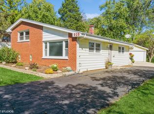 925 Noel Dr, Mundelein, IL