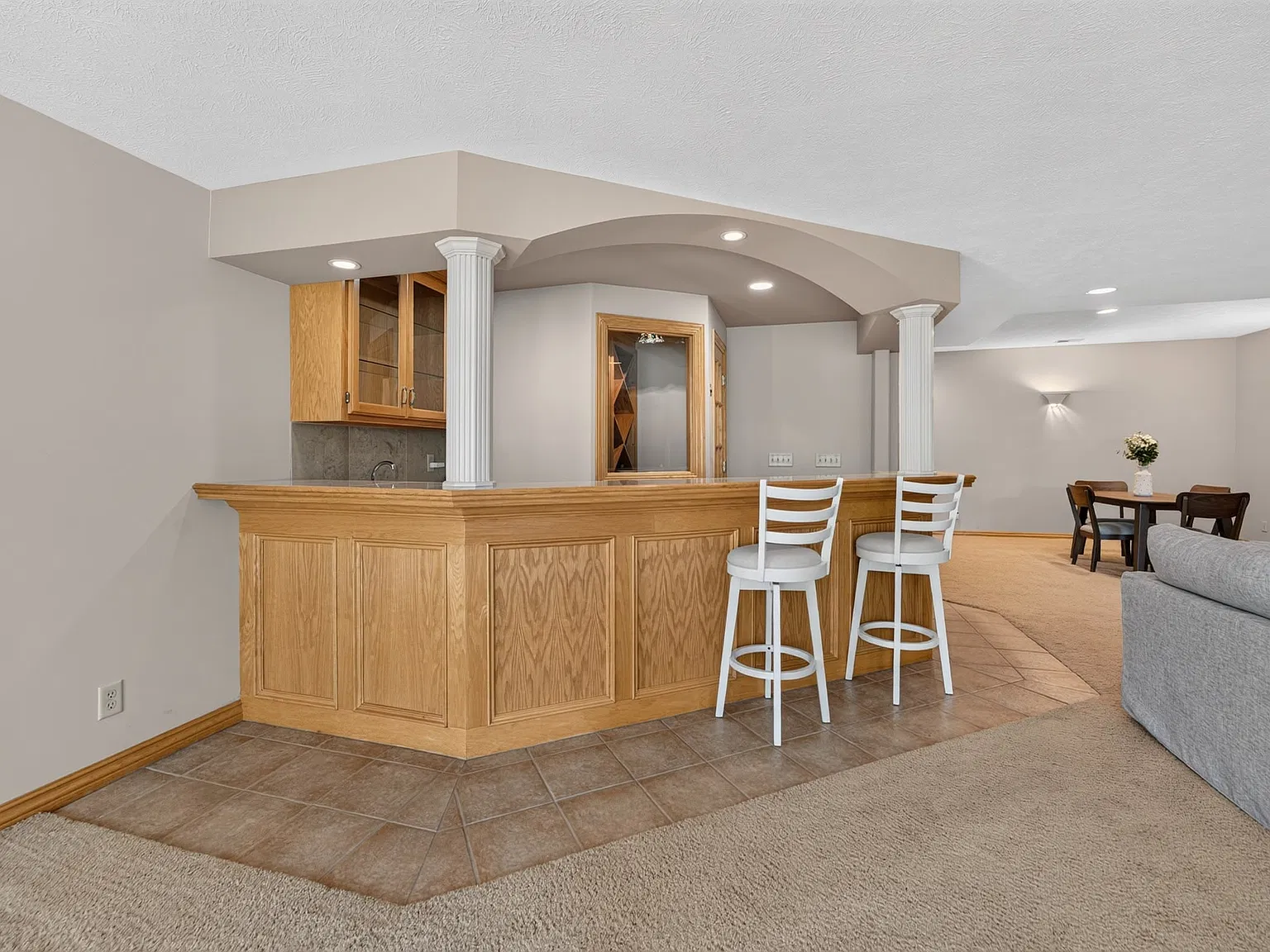 4 bed, 4258 sqft, $4,300 — Photo 4