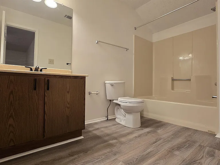 313 Westcliff Ctr — Photo 27