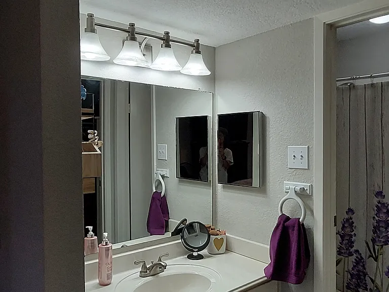 Master room vanity