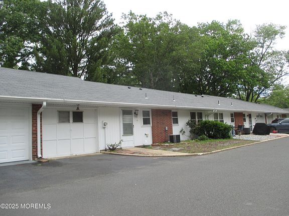 2nd image of 257C Jefferson Court