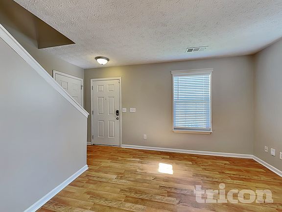 2nd image of 250 Oak Grove Way