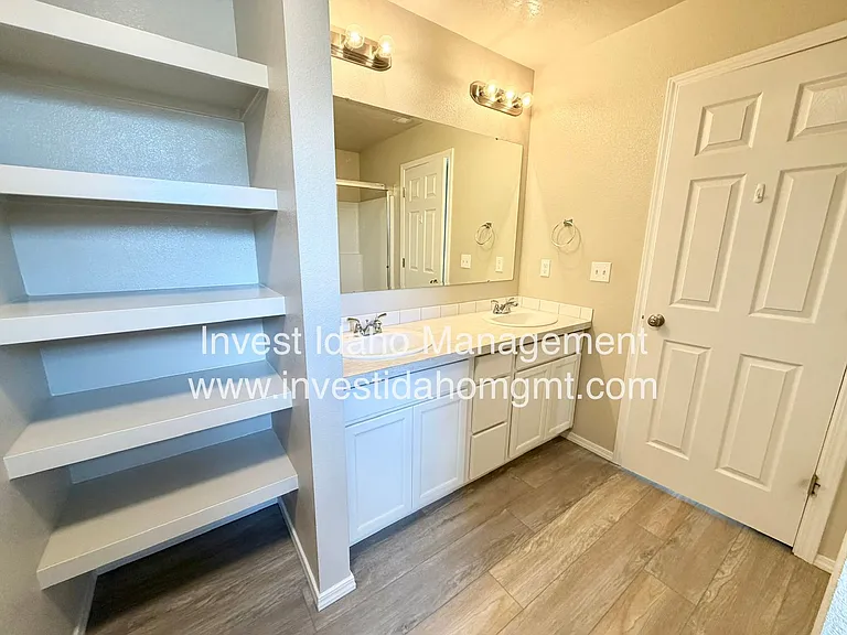 1441 W Sahara Dr — Photo 13
