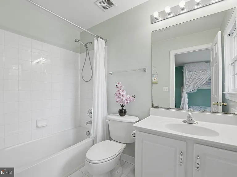 7273 Tinsley Way — Photo 24